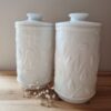 Deux pots en opaline blanche – Image 7