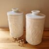 Deux pots en opaline blanche – Image 6